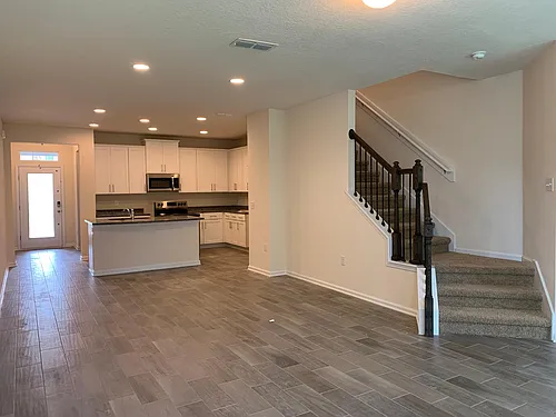 66 Bush Pl Photo 1