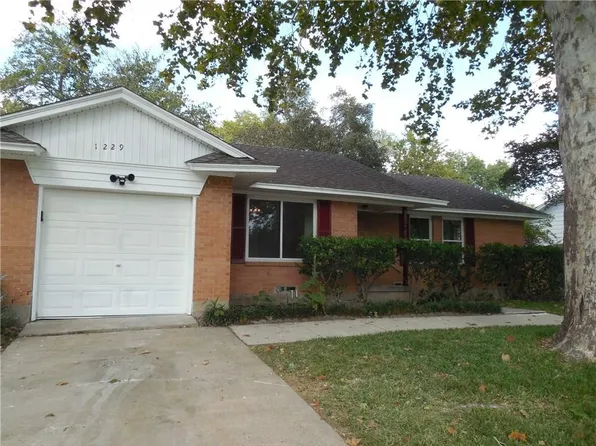 1229 McDonald Dr, Garland, TX 75041