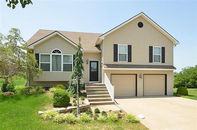 1st image of 13040 NW Oakview Dr