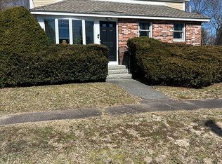 26 School St, Rowley, MA 01969