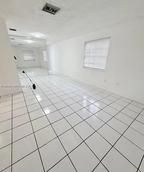 6100 SW 130th Ave — Photo 2