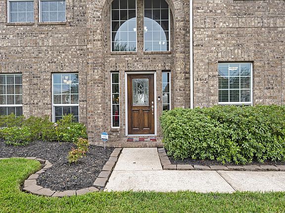 4th image of 9719 Wincrest Dr