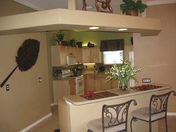 kitchen/bar