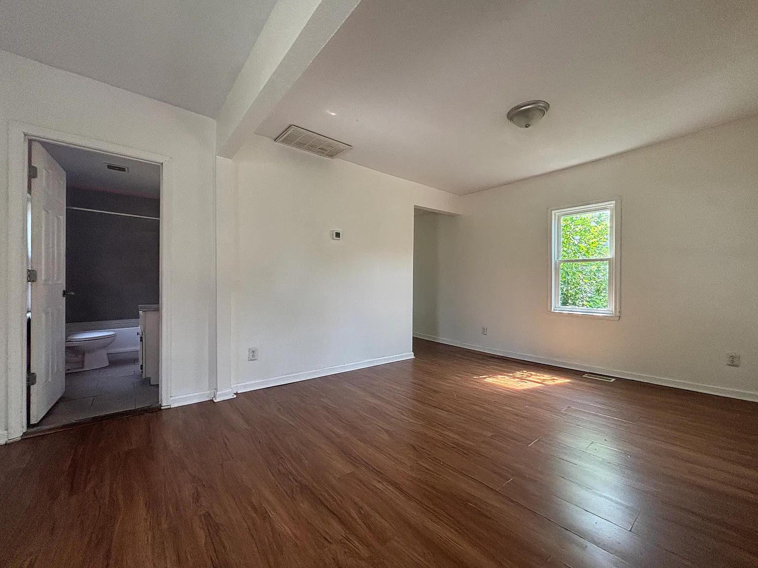 2 bed, 985 sqft, $1,485 — Photo 3
