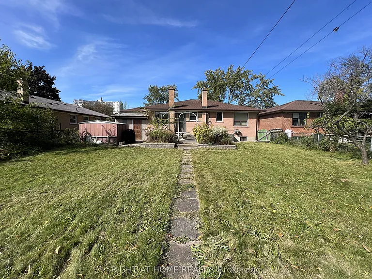 9 Dewlane Dr #MAIN FLOOR — Photo 19