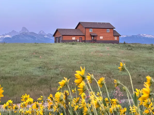 9375 Shamrock Ln, Tetonia, ID 83452