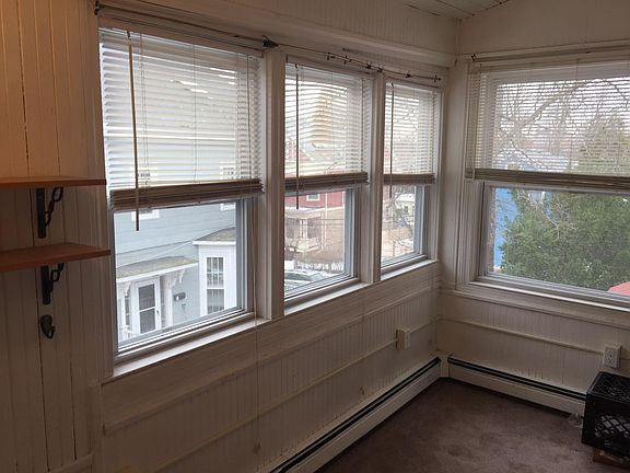 Heated bonus room/sunroom/office