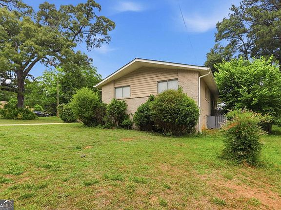 3rd image of 3840 Emerald North Dr