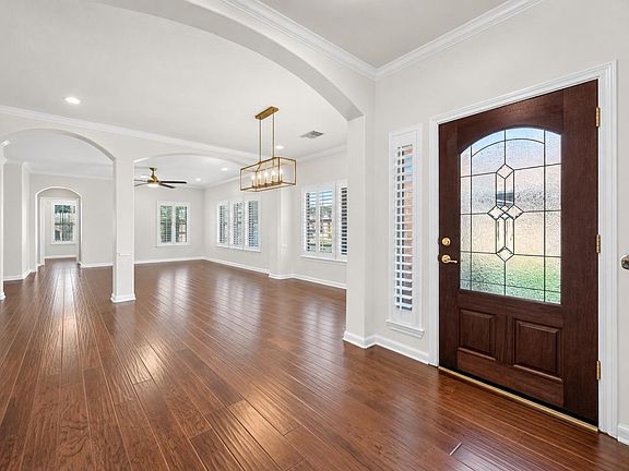 5th image of 1407 Capri Place Ln