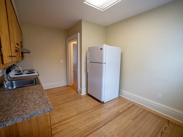 208 Grand Ave #1 — Photo 10