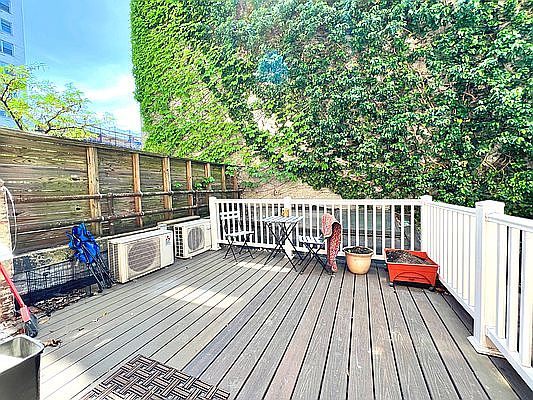 1st image of 402 W 22nd St #1R