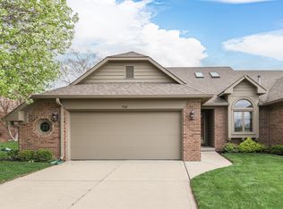 750 Cottage Ln, Greenwood, IN