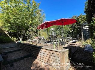 1816 NE 55th St #B, Seattle, WA 98105