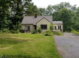 1500 Howell Ave, East Palestine, OH 44413