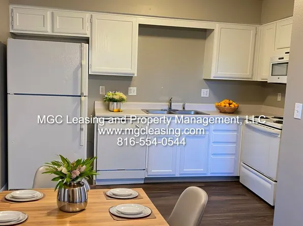 1100 Garden Way #1106, Harrisonville, MO 64701