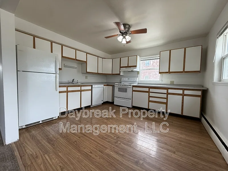 2 bed, 1.0 bath, $850 — Photo 4