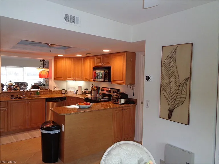 6270 Bellerive Ave #3 — Photo 15