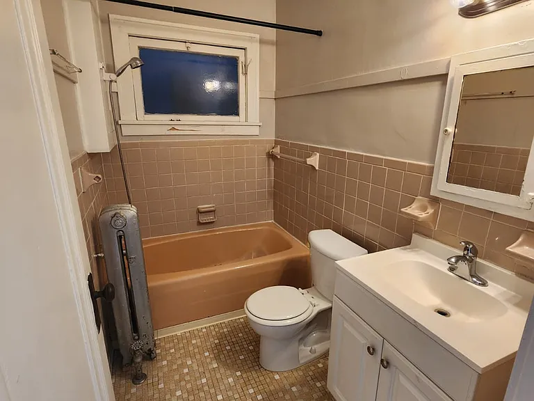 713 Broadway Ave #2 — Photo 4