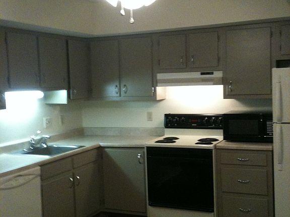 EAT IN KITCHEN WITH SLIDERS