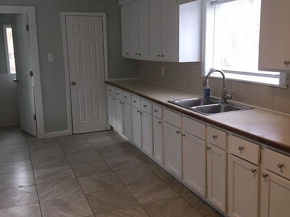 3rd image of 113 Norton St