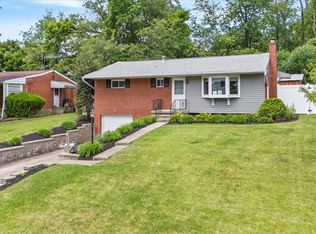421 Cherrywood Dr, Pittsburgh, PA