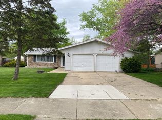 606 W Weathersfield Way, Schaumburg, IL 60193