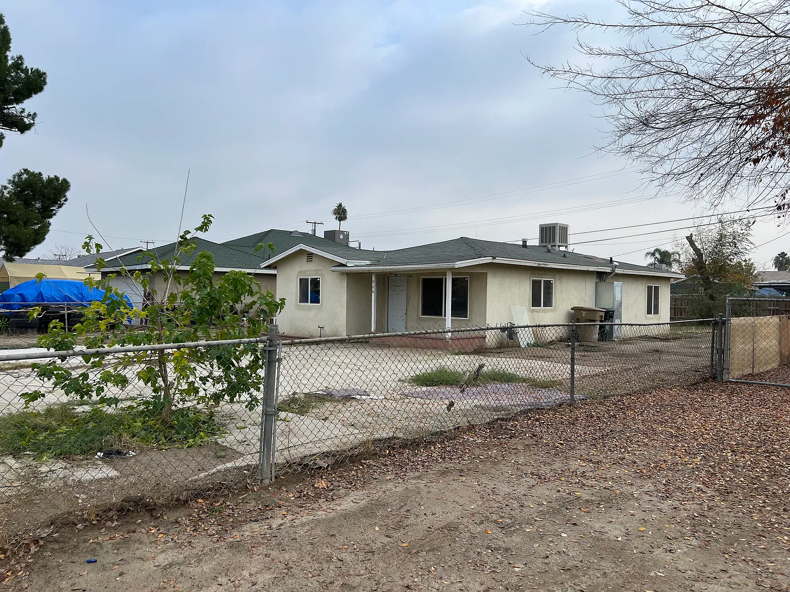 3 bed, 1060 sqft, $1,700 — Photo 3