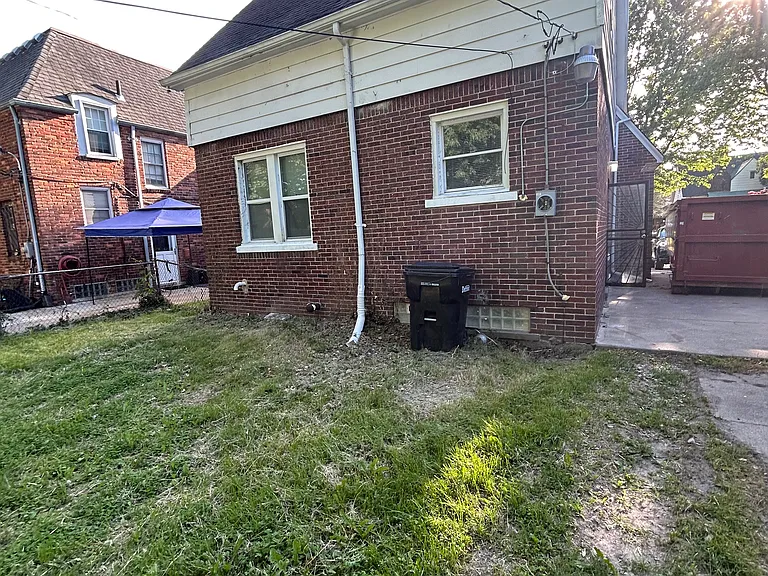 10006 Mark Twain St — Photo 5