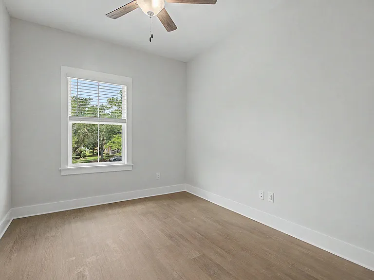 4065 Four Oaks Blvd — Photo 32