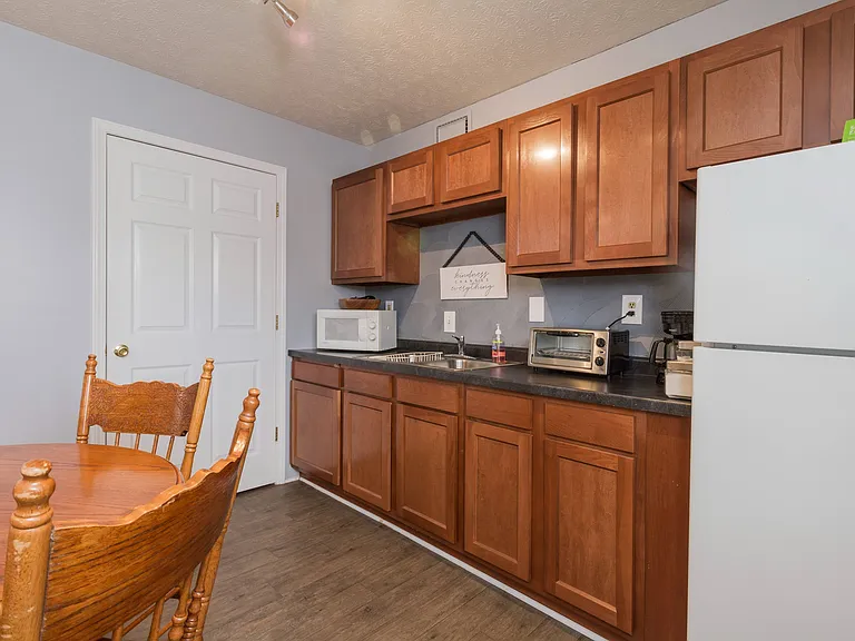 Hidden Creek Apartments | Office Kitchen