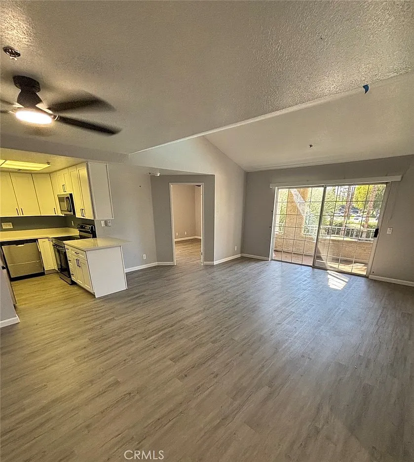 2 bed, 885 sqft, $2,095 — Photo 4