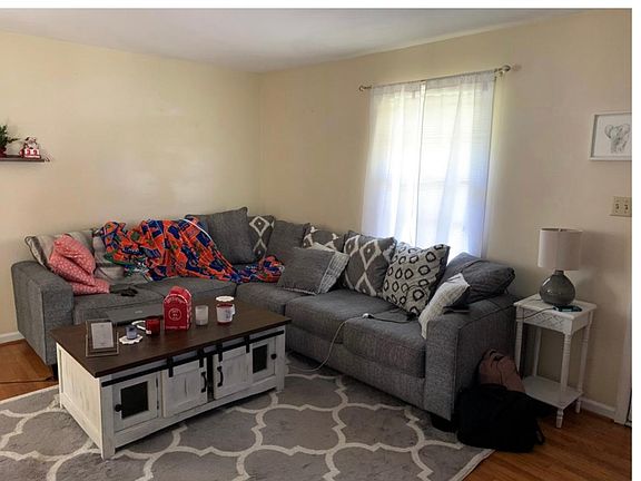 2nd image of 34 Loganberry Cir