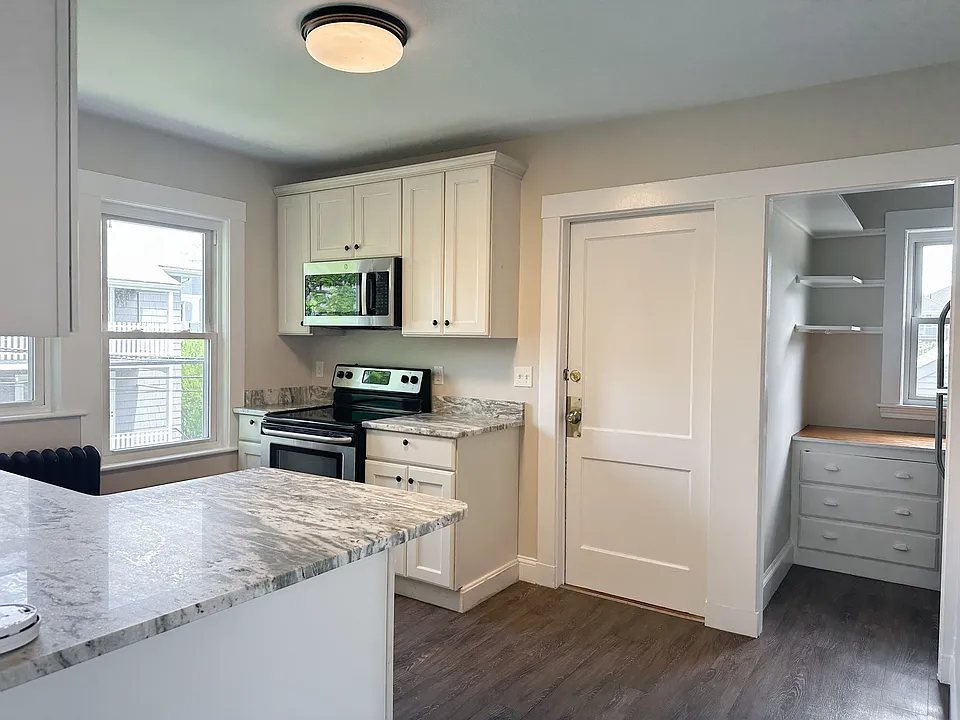 14 Oakton Ave #2