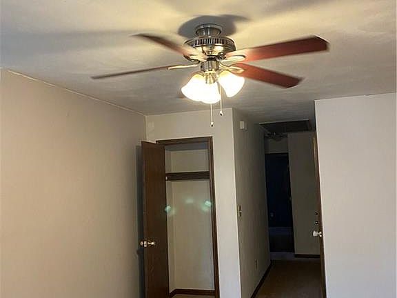 5th image of 1701 Hawthorne Dr #B