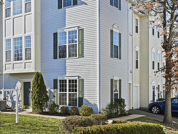 3rd image of 13341 Stanton Pl