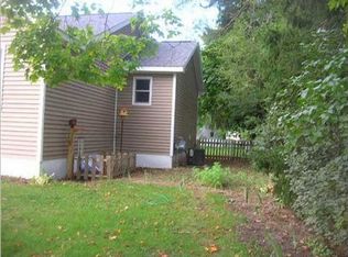321 E Williams St, Howard City, MI 49329