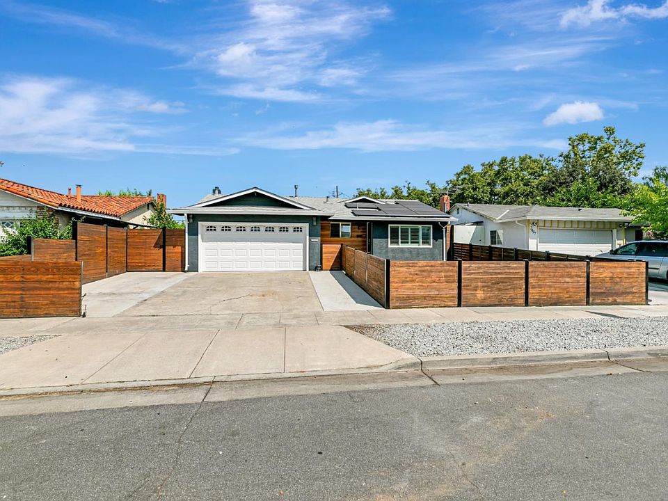 1st image of 2489 Foxdale Dr