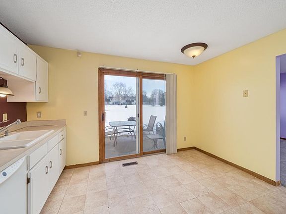 4th image of 479 Pleasure Creek Dr