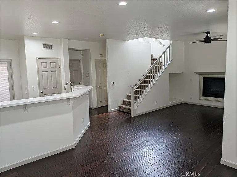 27 Picket Ln — Photo 9