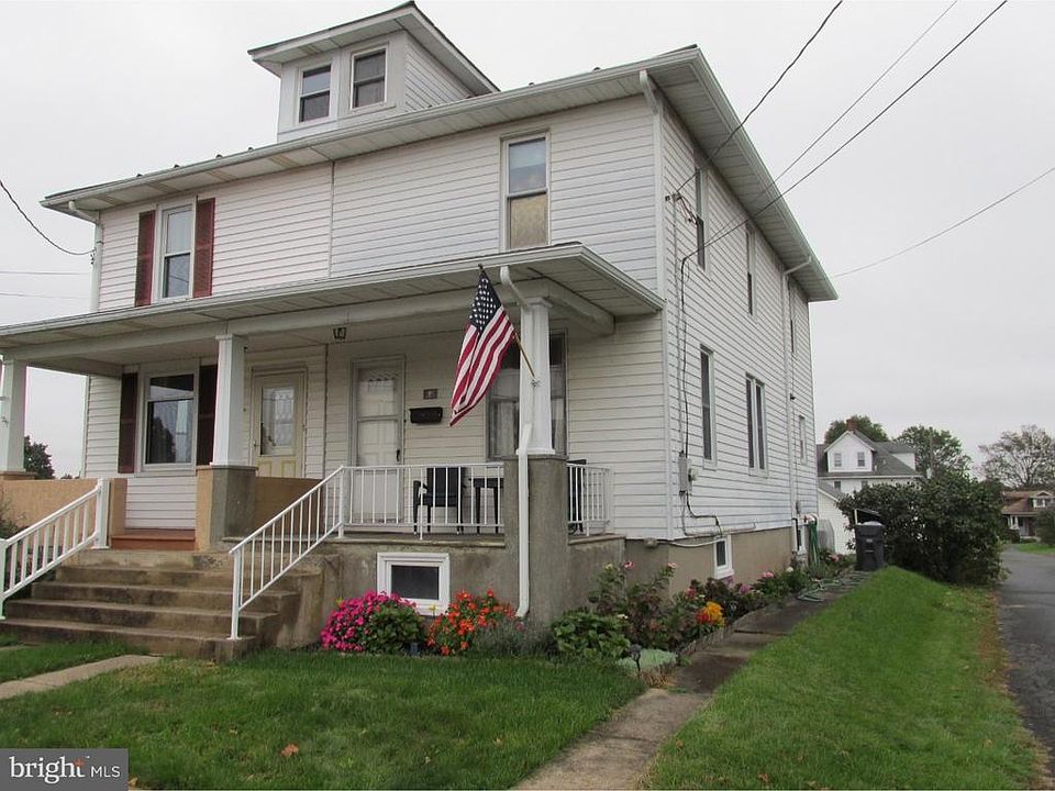 1st image of 139 S 10th St