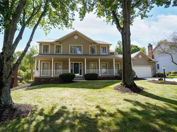 6168 Coppercove Cir NW, North Canton, OH 44720