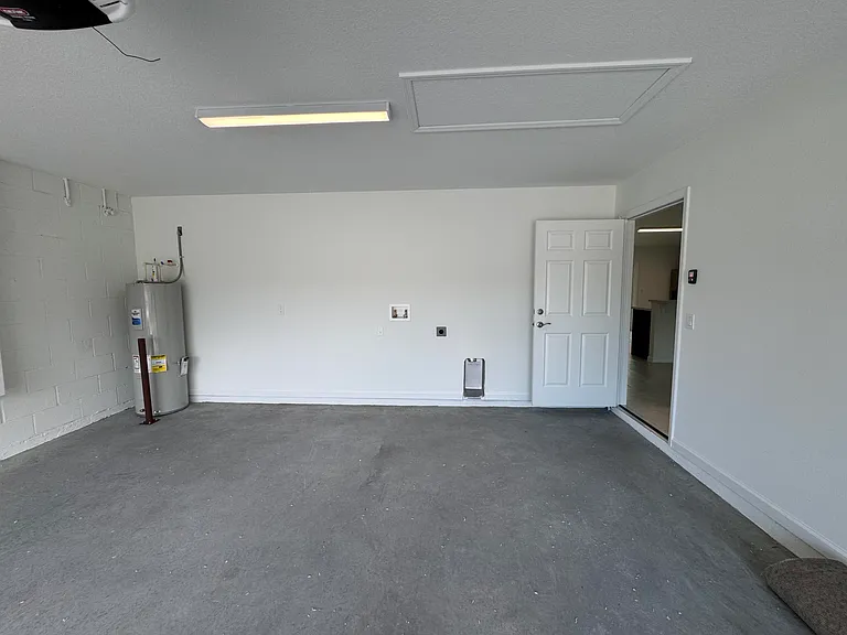 532 SW Buswell Ave — Photo 37