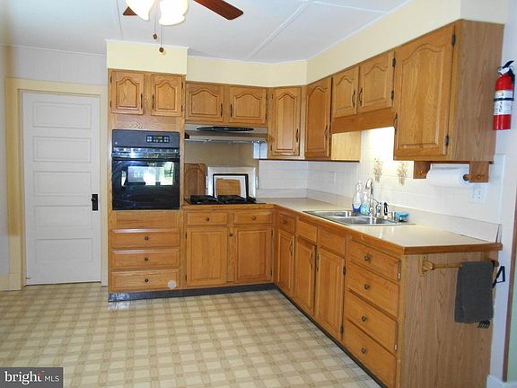 4th image of 5841 Hudson Wharf Rd