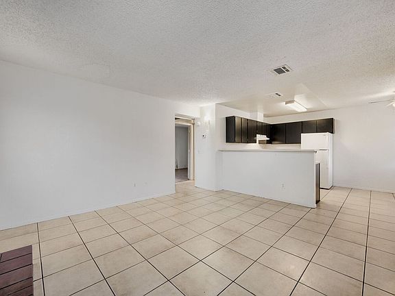 4th image of 4651 Amberleigh Ln APT A