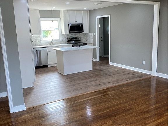 5th image of 2235 Ives Ln
