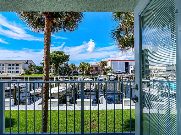 3rd image of 108 Paradise Harbour Blvd APT 205