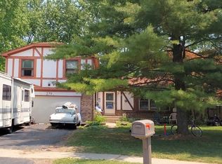 779 Shenandoah Dr, Carol Stream, IL