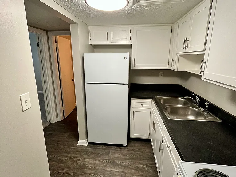 9900 Merioneth Dr #4 — Photo 7