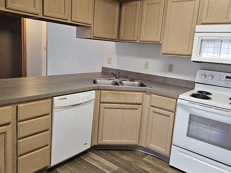 4523 Prescott Ave — Photo 4