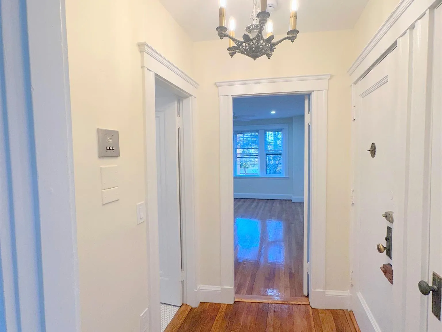 2 bed, 900 sqft, $3,475 — Photo 4